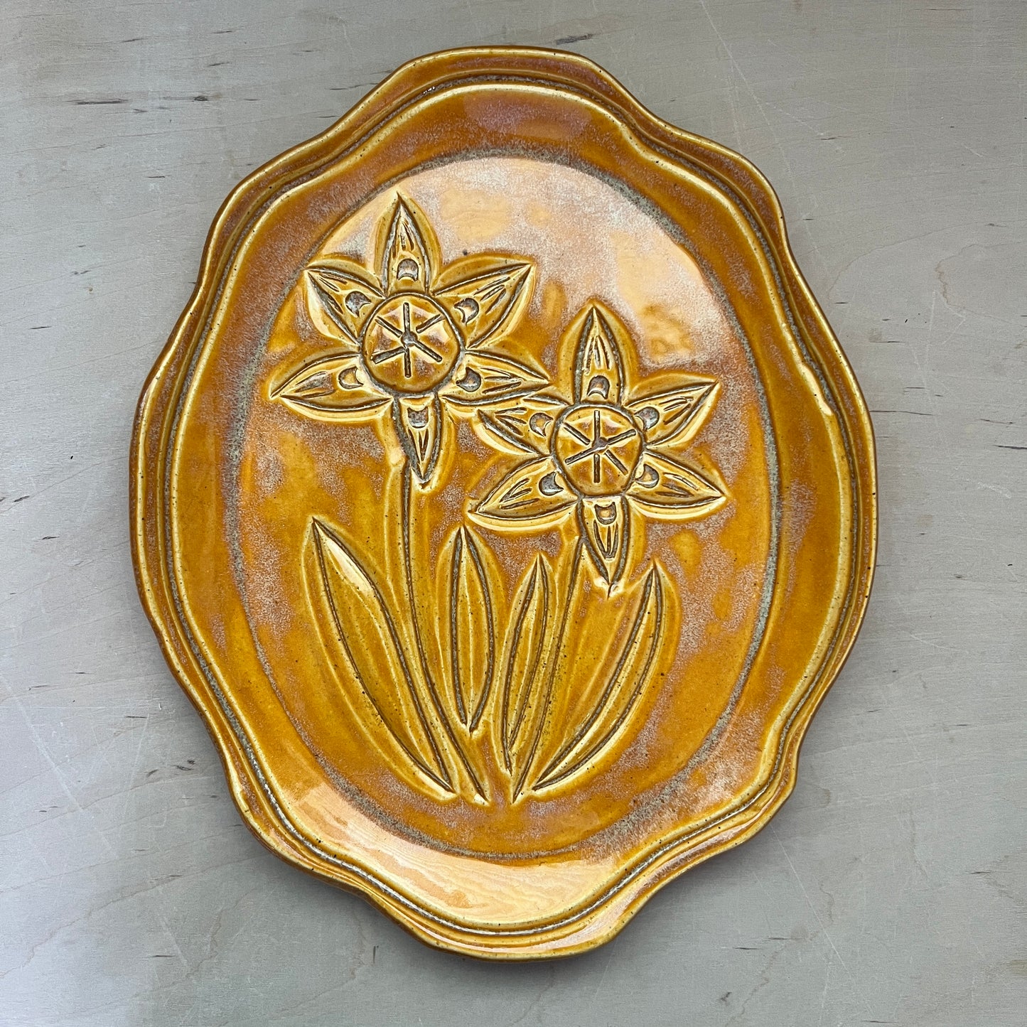 Carved Daffodil Plate