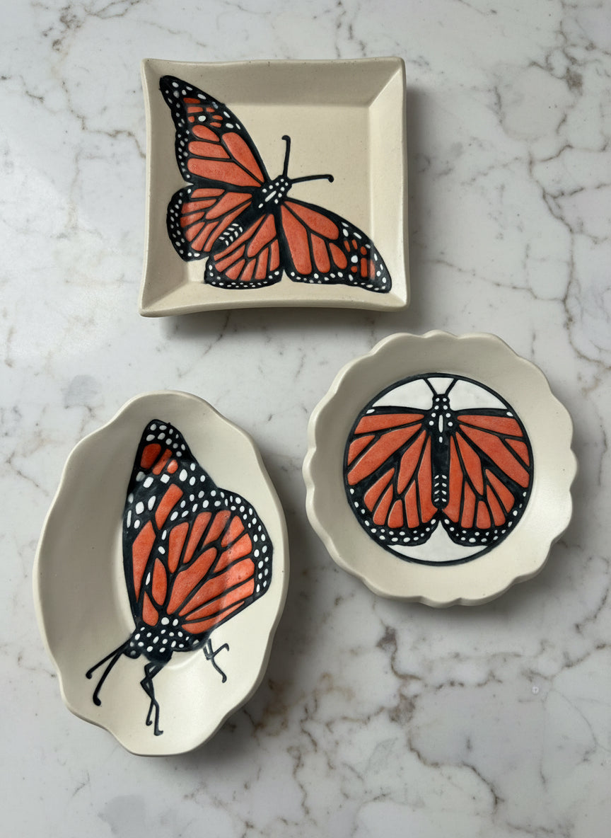 Small Monarch Dishes