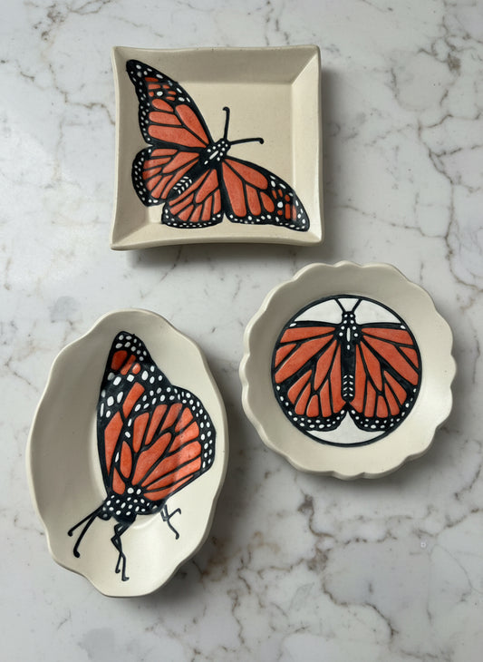 Small Monarch Dishes