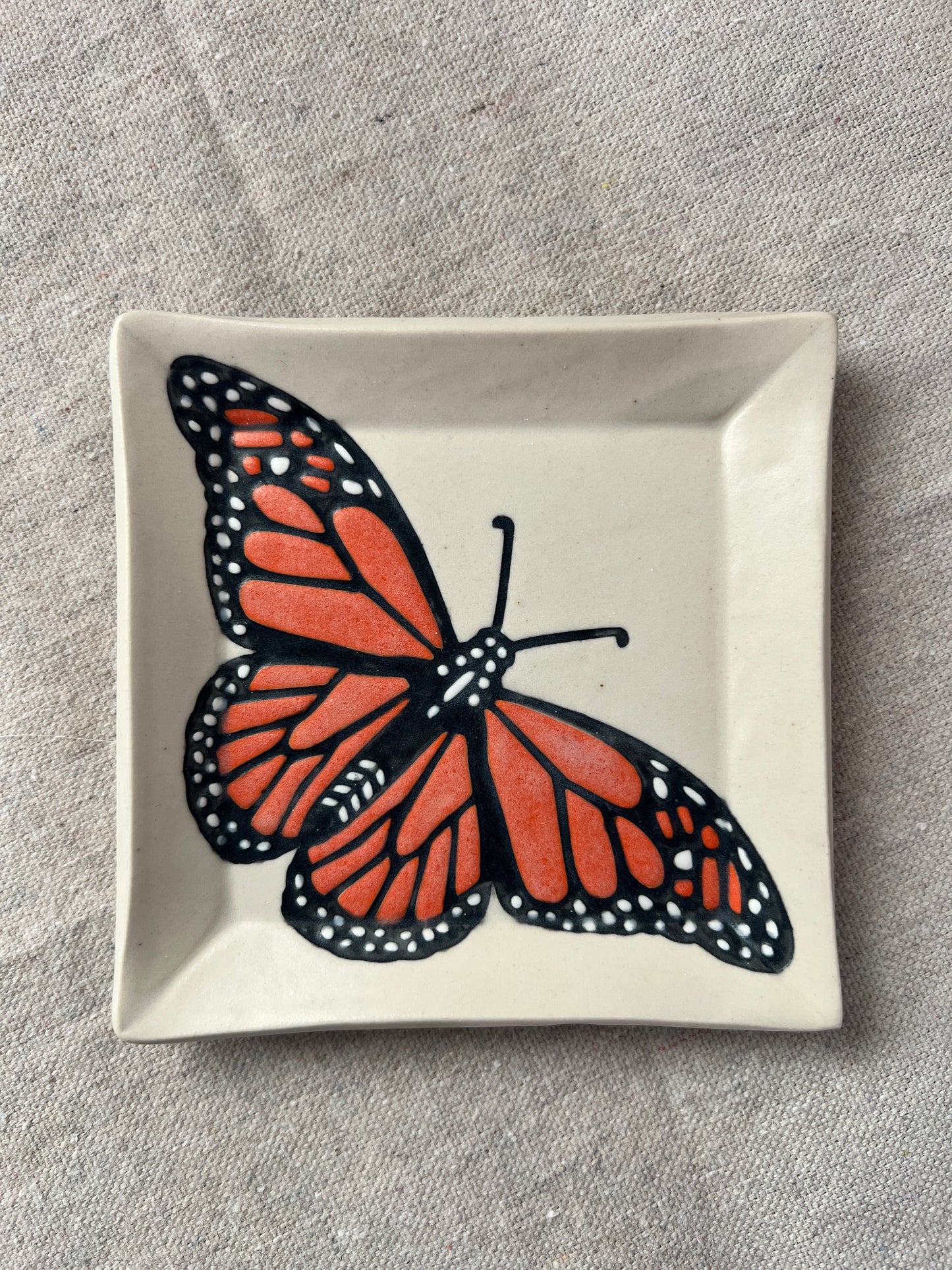 Small Monarch Dishes