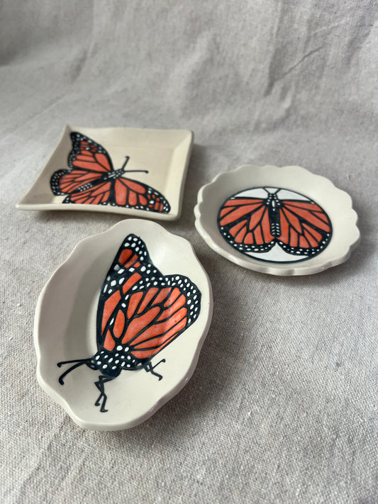Small Monarch Dishes