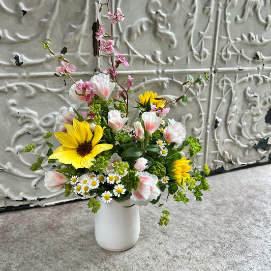 Ruffle Vase + Blooms du Jour