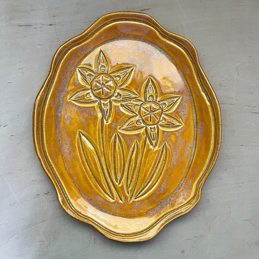 Carved Daffodil Plate